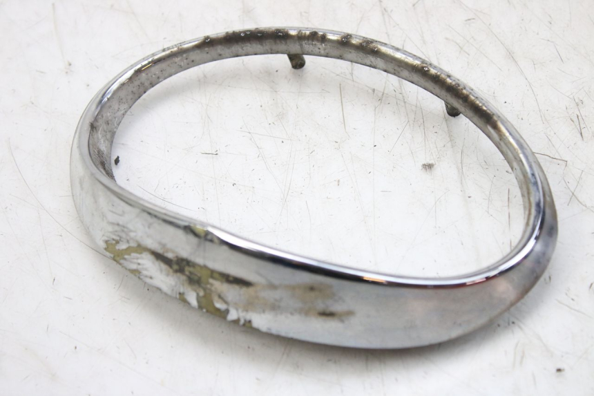 photo de JUNTA CARENAJE DELANTERO SUP. APRILIA SCARABEO 100 (2003 - 2012) - Primer plano técnico