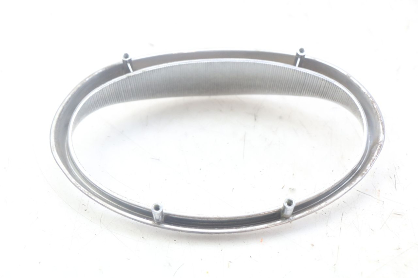 photo de JUNTA CARENAJE DELANTERO SUP. APRILIA SCARABEO 100 (2003 - 2012) - Detalle de la pieza