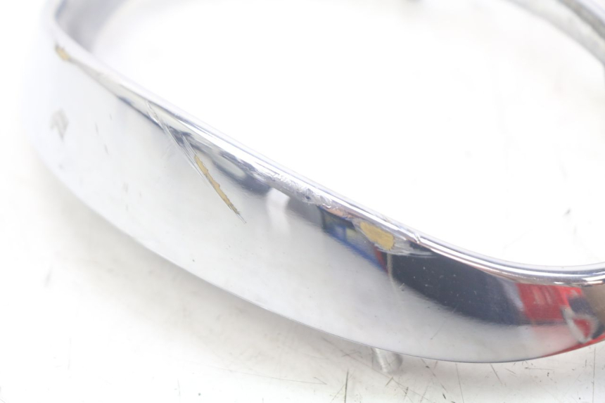 photo de JUNTA CARENAJE DELANTERO SUP. APRILIA SCARABEO 100 (2003 - 2012) - Primer plano técnico