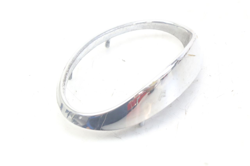 photo de JUNTA CARENAJE DELANTERO SUP. APRILIA SCARABEO 100 (2003 - 2012) - Detalles de los puntos de fijación