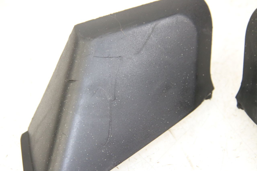 photo de CARENADO DELANTERO CONEXION MBK SKYCRUISER 125 (2006 - 2009) - Detalles de los puntos de fijación