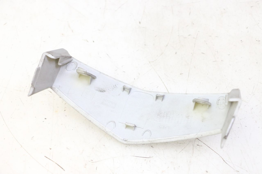 photo de JUNTA CARENAJE DELANTERO SUP. PEUGEOT VIVACITY NEW 4T 50 (2008 - 2017) - Otra perspectiva