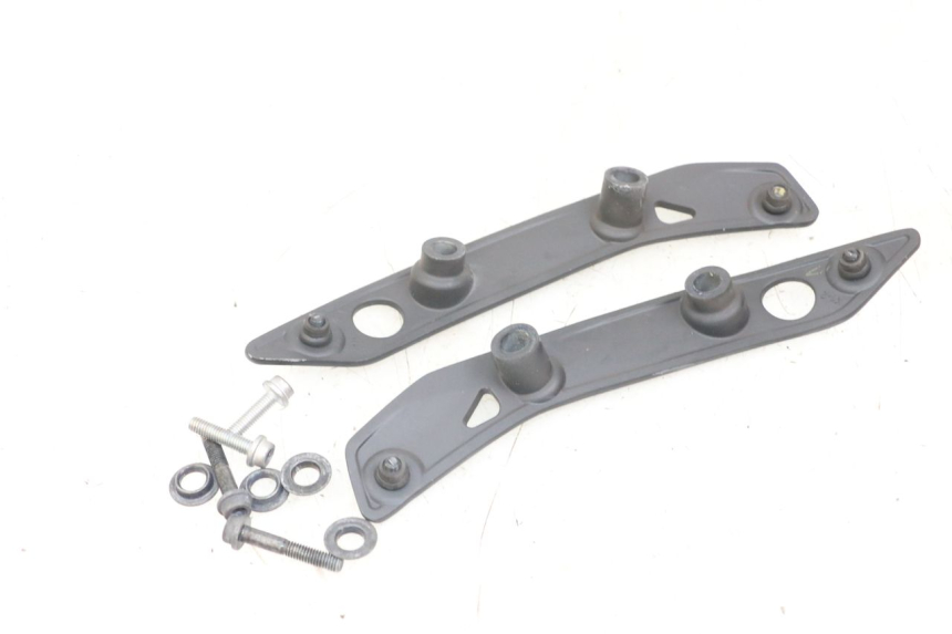 photo de JUNTA CARENAJE DELANTERO SUP. YAMAHA XMAX X-MAX ABS 125 (2017 - 2020) - Detalle de la pieza