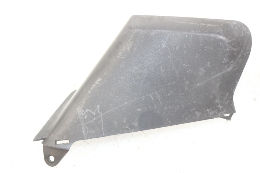 photo de JUNTA CARENAJE DELANTERO SUP. YAMAHA XMAX X-MAX 125 (2006 - 2009) - Otra perspectiva