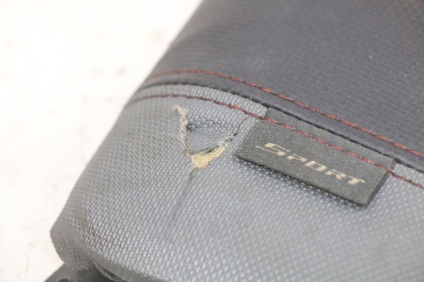 photo de JUNTA CARENAJE DELANTERO SUP. YAMAHA X-MAX XMAX 125 (2010 - 2013) - Primer plano técnico