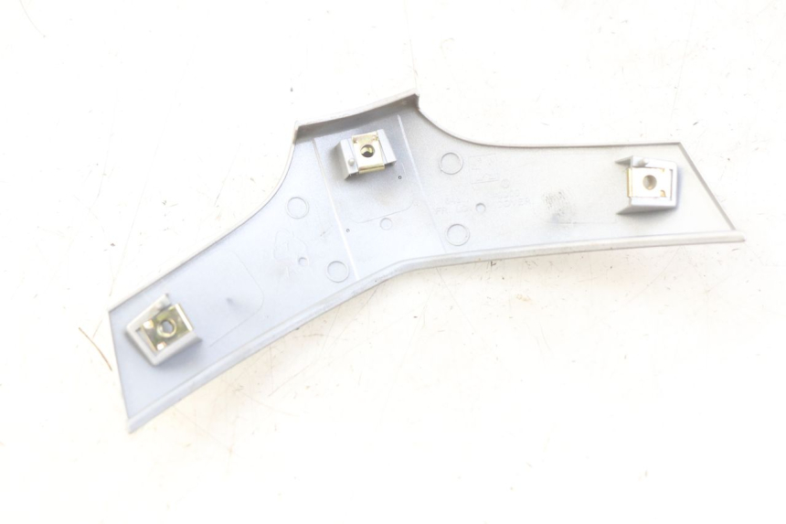 photo de JUNTA DE CARENAJE DELANTERO PEUGEOT TWEET 4T 50 (2010 - 2014) - Detalle de la pieza