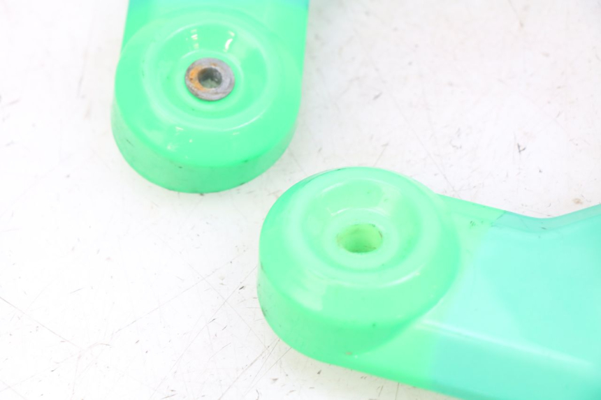 photo de JUNTA DE CARENAJE DELANTERO MOTRAC URBAN 4T 50 (2016 - 2024) - Estado de la superficie y material