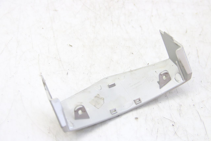 photo de JUNTA DE CARENAJE DELANTERO PEUGEOT VIVACITY NEW 2T 50 (2008 - 2017) - Zoom estado de uso