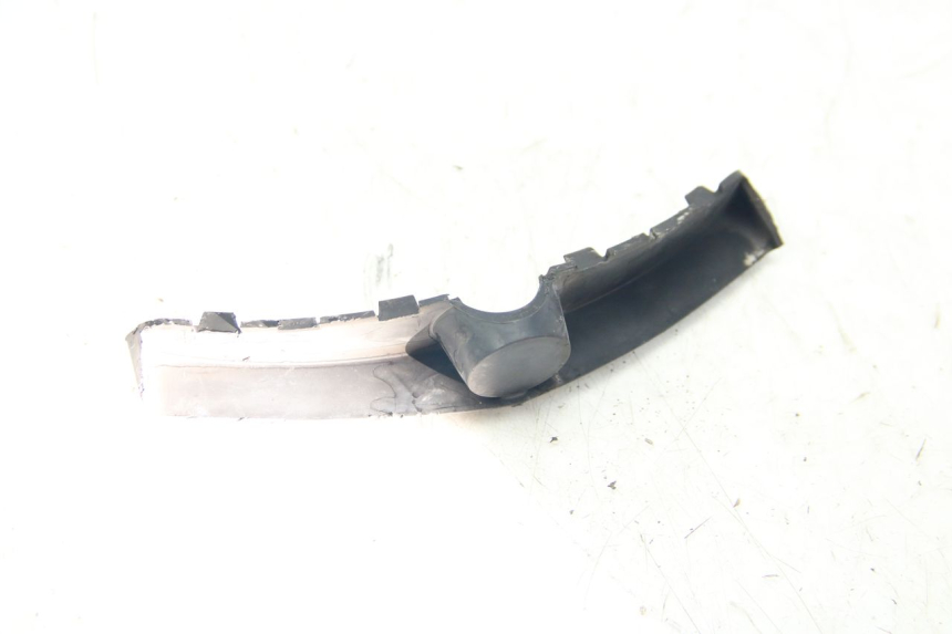 photo de JUNTA DE CARENAJE DELANTERO YAMAHA XMAX X-MAX 125 (2006 - 2009) - Zoom estado de uso