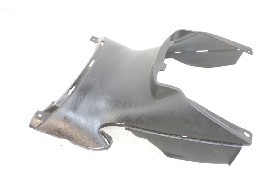 photo de TAPA REPOSAPIES CONEXION SUZUKI BURGMAN 650 (2013 - 2020) - Primer plano técnico