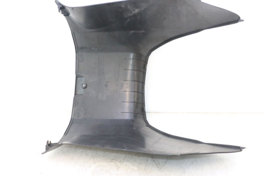 photo de TAPA REPOSAPIES CONEXION SUZUKI BURGMAN EXECUTIVE ABS 650 (2006 - 2012) - Detalle de la pieza