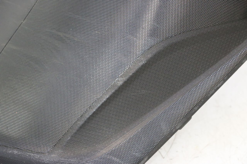 photo de TAPA REPOSAPIES CONEXION BMW C SPORT 650 (2015 - 2021) - Marcados y referencias originales