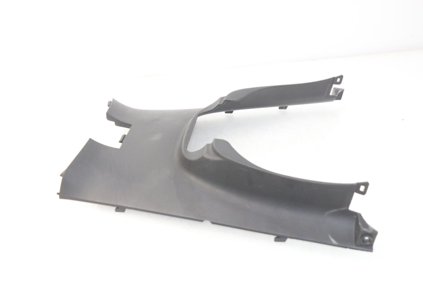 photo de TAPA REPOSAPIES CONEXION KYMCO DINK STREET 125 (2009 - 2014) - Detalle de la pieza