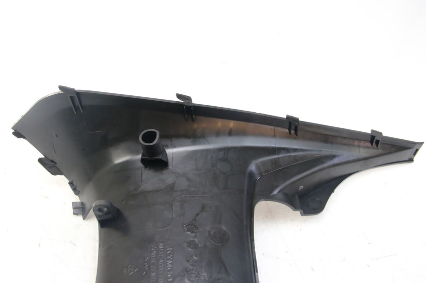 photo de CONEXIÓN DEL ESCALÓN KYMCO DOWNTOWN ABS 125 (2015 - 2017) - Primer plano técnico