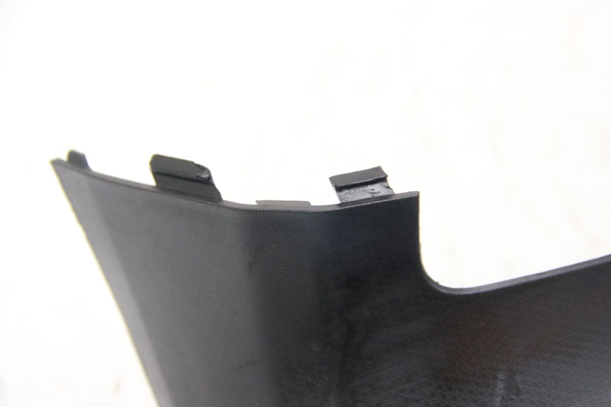 photo de CONEXIÓN DEL ESCALÓN KYMCO DOWNTOWN ABS 125 (2015 - 2017) - Detalles de los puntos de fijación