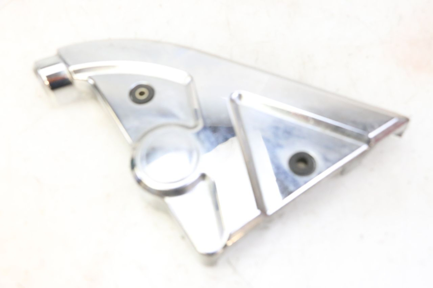 photo de TAPA REPOSAPIES CONEXION DERECHA HYOSUNG GV AQUILA 125 (2000 - 2009) - Marcados y referencias originales