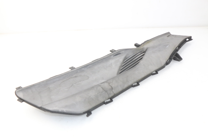 photo de TAPA REPOSAPIES CONEXION DERECHA KYMCO DINK STREET 125 (2009 - 2014) - Otra perspectiva