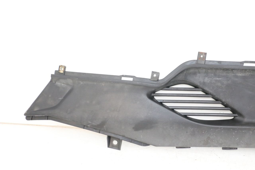 photo de TAPA REPOSAPIES CONEXION DERECHA KYMCO DINK STREET 125 (2009 - 2014) - Vista general del producto