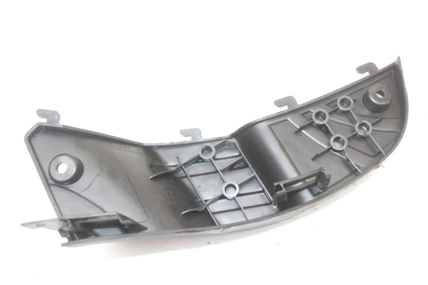 photo de TAPA REPOSAPIES CONEXION DERECHA SYM FIDDLE 2 50 (2008 - 2013) - Estado de la superficie y material