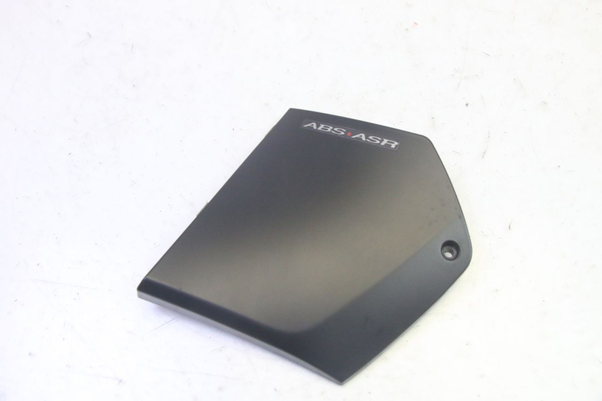 photo de TAPA REPOSAPIES CONEXION DERECHA PIAGGIO MP3 HPE 350 (2018 - 2020) - Vista principal