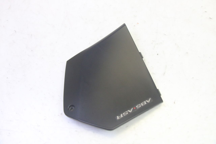 photo de TAPA REPOSAPIES CONEXION DERECHA PIAGGIO MP3 HPE 350 (2018 - 2020) - Detalle de la pieza
