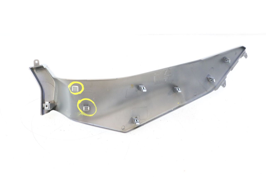 photo de TAPA REPOSAPIES CONEXION DERECHA PIAGGIO MP3 HPE 530 (2022 - 2026) - Vista general del producto