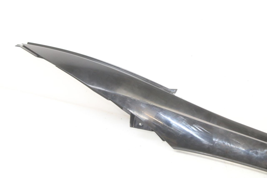 photo de TAPA REPOSAPIES CONEXION DERECHA PIAGGIO MP3 500 (2014 - 2017) - Detalle de la pieza