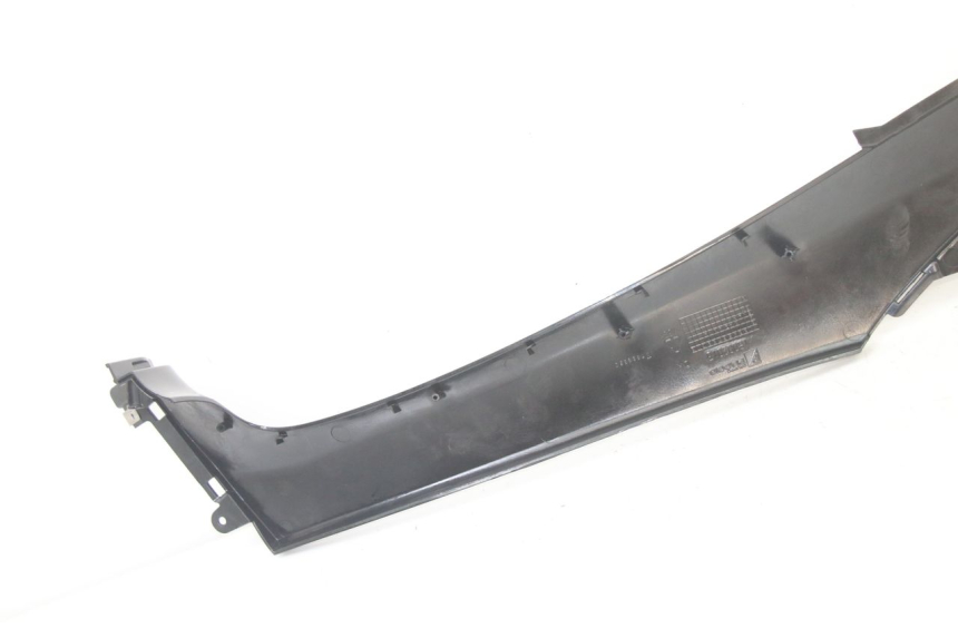 photo de TAPA REPOSAPIES CONEXION DERECHA PIAGGIO MP3 500 (2014 - 2017) - Vista general del producto