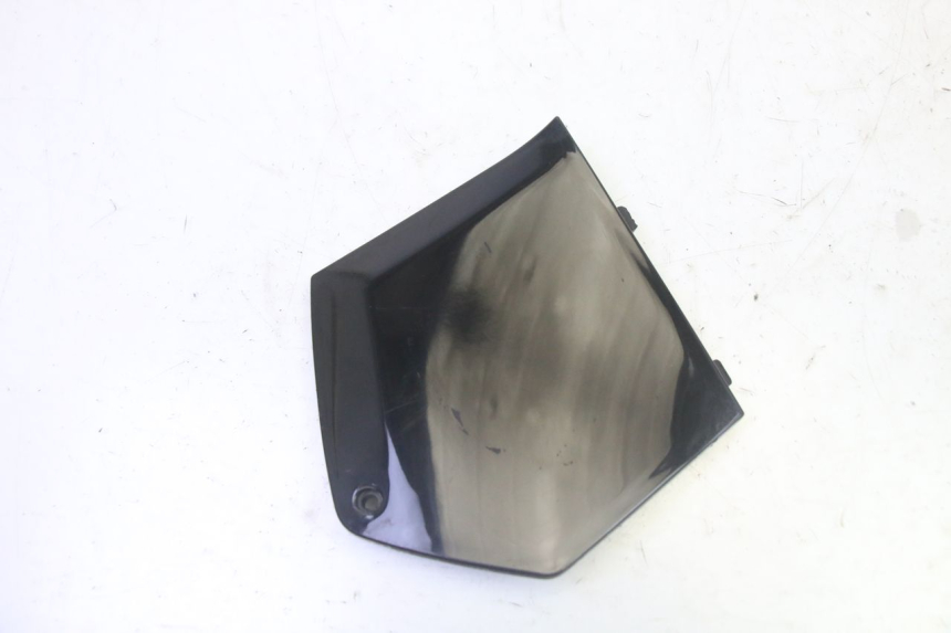 photo de TAPA REPOSAPIES CONEXION DERECHA PIAGGIO MP3 500 (2011 - 2015) - Detalle de la pieza