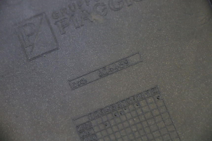 photo de JUNTA PIE DE APOYO DERECHO PIAGGIO MP3 125 (2006 - 2014) - Primer plano técnico