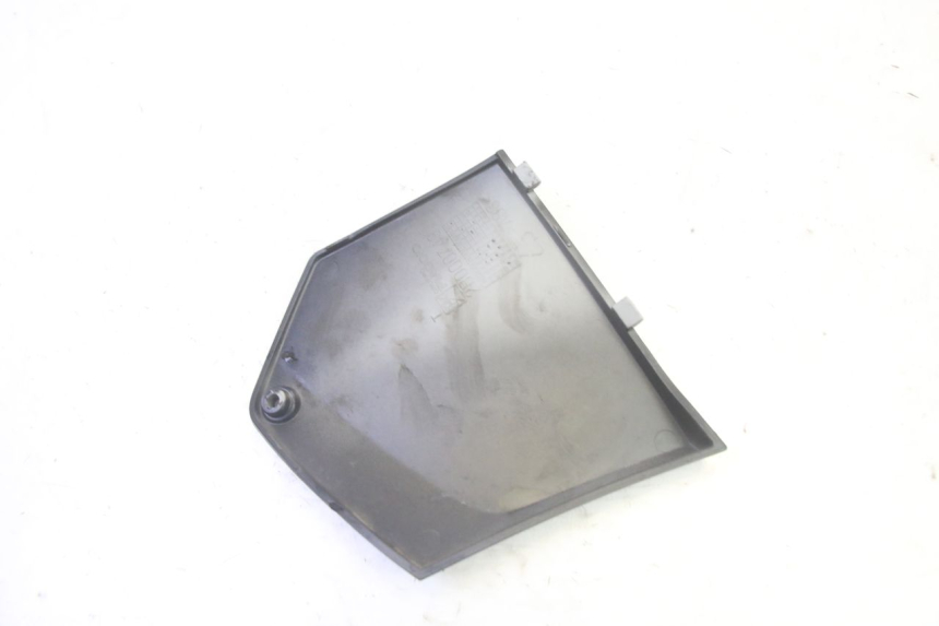 photo de TAPA REPOSAPIES CONEXION DERECHA PIAGGIO MP3 500 (2016 - 2018) - Zoom estado de uso