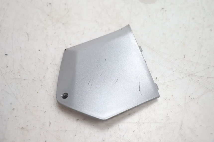 photo de JUNTA PIE DE APOYO DERECHO PIAGGIO MP3 125 (2006 - 2014) - Primer plano técnico