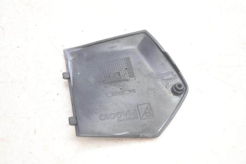 photo de JUNTA PIE DE APOYO DERECHO PIAGGIO MP3 125 (2006 - 2014) - Detalles de los puntos de fijación