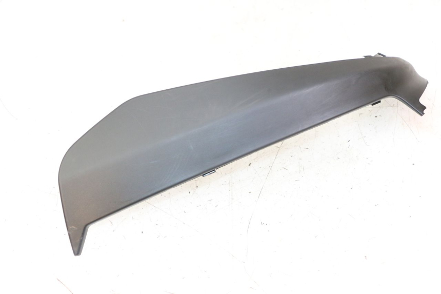 photo de TAPA REPOSAPIES CONEXION DERECHA PIAGGIO NRG POWER PUREJET 50 (2018 - 2021) - Vista principal