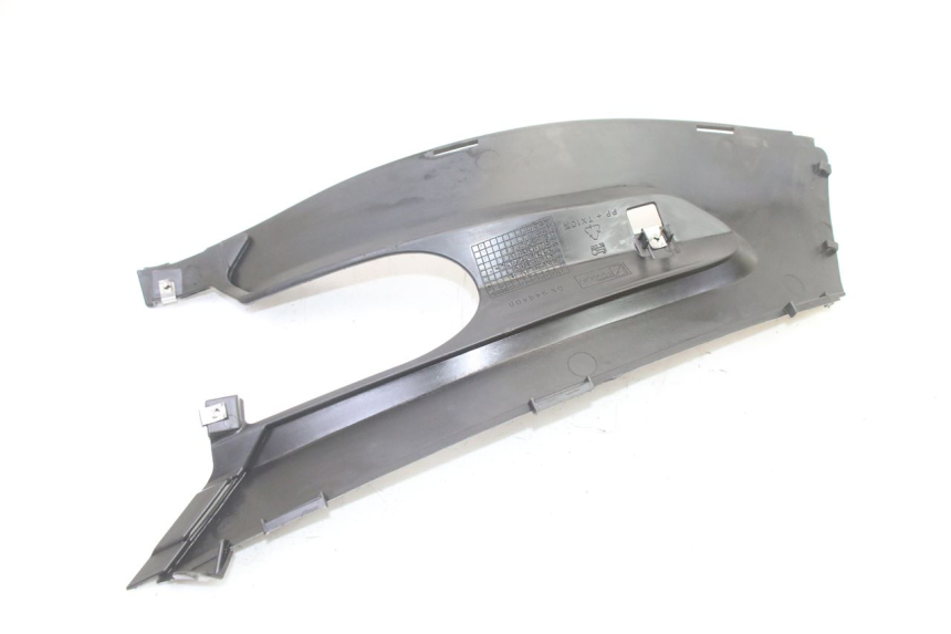 photo de TAPA REPOSAPIES CONEXION DERECHA GILERA RUNNER SP 50 (2006 - 2008) - Vista general del producto