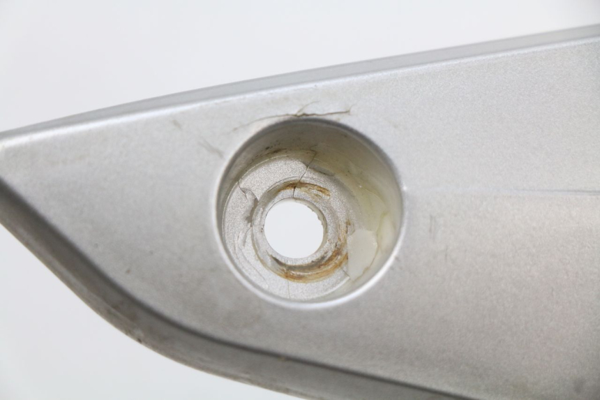 photo de TAPA REPOSAPIES CONEXION DERECHA RAZZO STEED 125 (2012 - 2018) - Zoom estado de uso