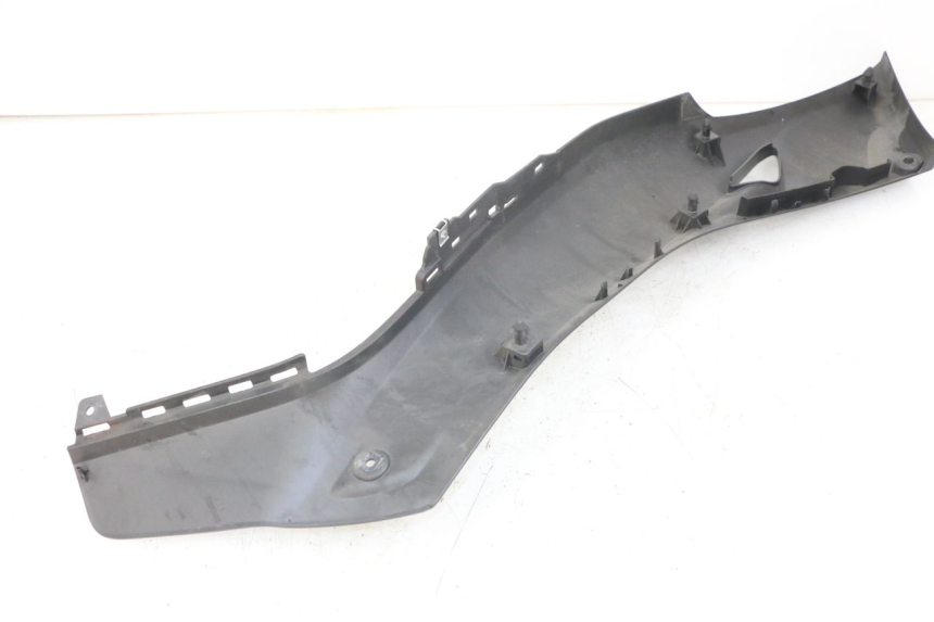 photo de JUNTA PIE DE APOYO DERECHO YAMAHA XMAX X-MAX ABS 125 (2017 - 2020) - Primer plano técnico