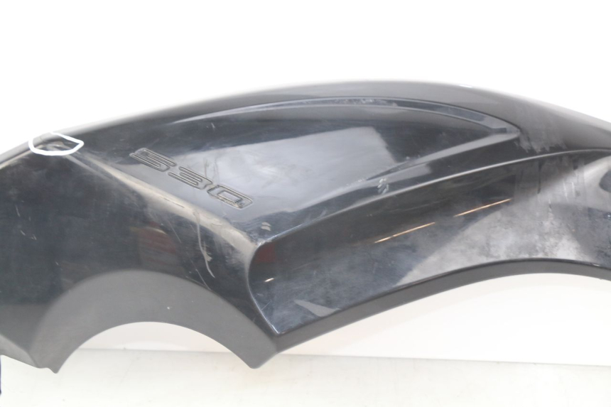 photo de TAPA REPOSAPIES CONEXION DERECHA YAMAHA XP T-MAX TMAX ABS 530 (2012 - 2015) - Otra vista del artículo