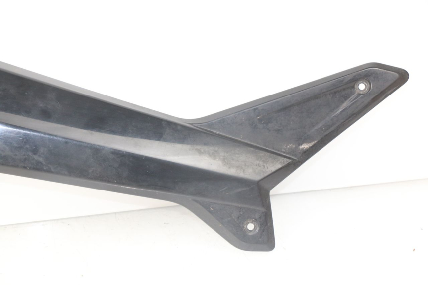 photo de TAPA REPOSAPIES CONEXION DERECHA YAMAHA XP T-MAX TMAX ABS 530 (2012 - 2015) - Características distintivas