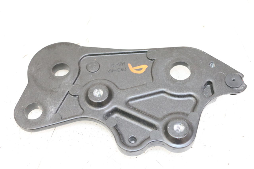 photo de TAPA REPOSAPIES CONEXION DERECHA YAMAHA TRACER 7 700 (2020 - 2024) - Zoom estado de uso