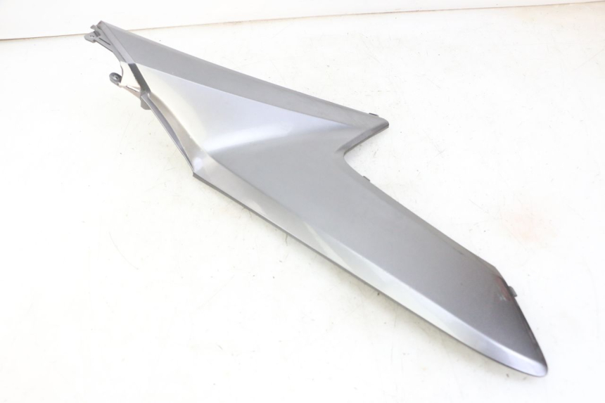 photo de TAPA REPOSAPIES CONEXION IZQUIERDA HONDA FORZA ABS 300 (2013 - 2017) - Otra vista del artículo