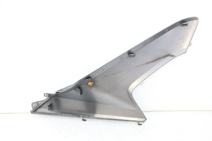 photo de TAPA REPOSAPIES CONEXION IZQUIERDA HONDA FORZA ABS 300 (2013 - 2017) - Detalles de los puntos de fijación