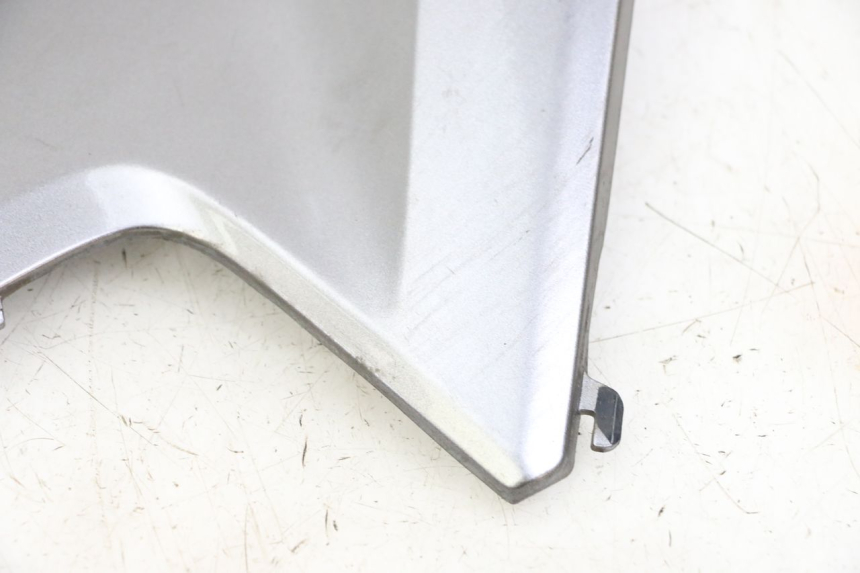 photo de TAPA REPOSAPIES CONEXION IZQUIERDA HONDA FORZA ABS 300 (2013 - 2017) - Recambio usado revisado