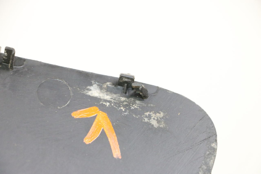 photo de TAPA REPOSAPIES CONEXION IZQUIERDA GILERA NEXUS 300 (2008 - 2013) - Detalle de la pieza