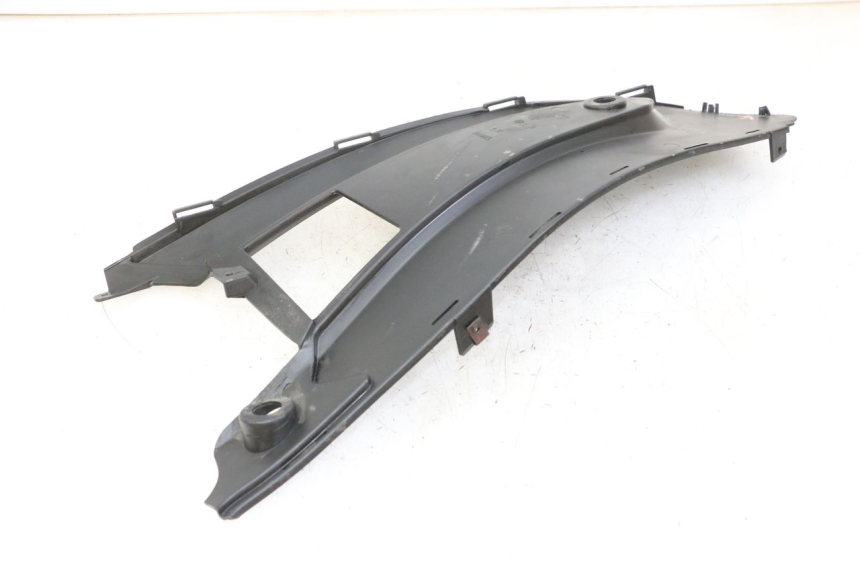 photo de TAPA REPOSAPIES CONEXION IZQUIERDA GILERA NEXUS 300 (2008 - 2013) - Zoom estado de uso