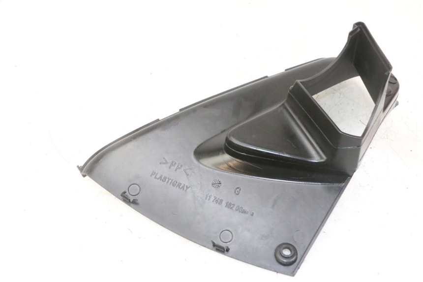 photo de TAPA REPOSAPIES CONEXION IZQUIERDA PEUGEOT JET FORCE CARBU 50 (2003 - 2016) - Zoom estado de uso