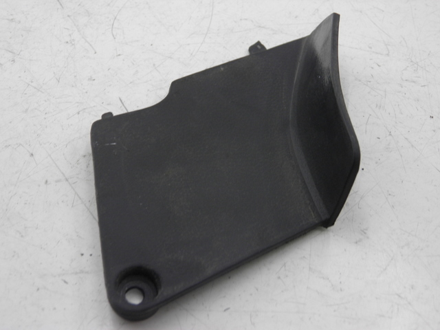 photo de TAPA REPOSAPIES CONEXION IZQUIERDA KYMCO SPACER 50 (1998 - 2009) - Zoom estado de uso