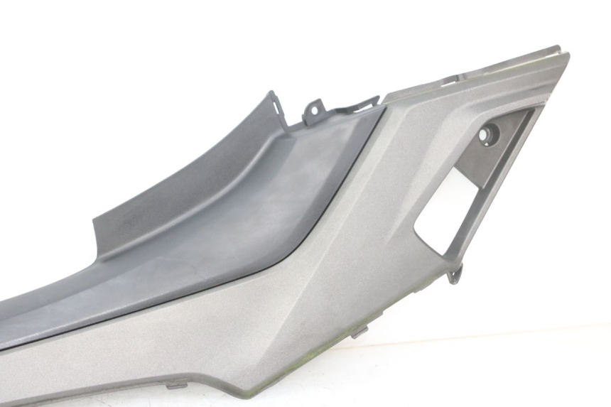 photo de TAPA REPOSAPIES CONEXION IZQUIERDA KYMCO X-TOWN XTOWN 125 (2016 - 2021) - Estado de la superficie y material