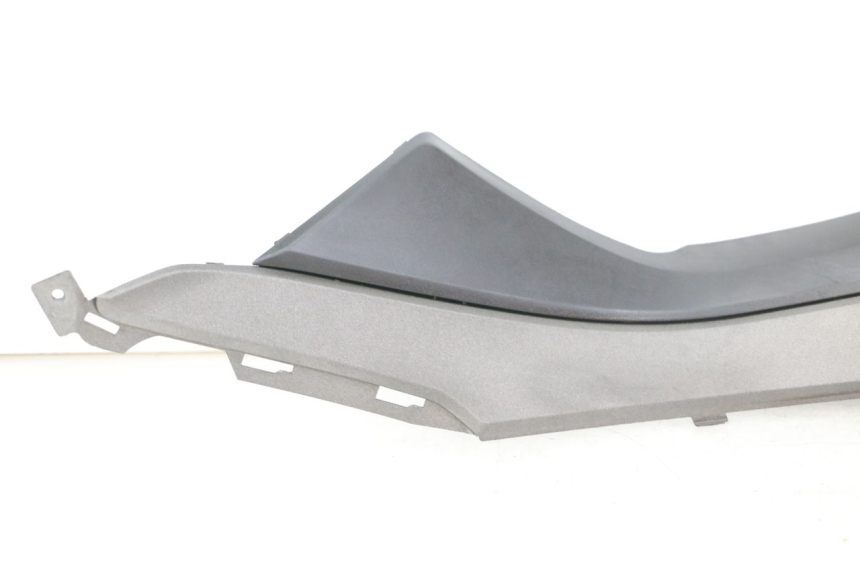 photo de TAPA REPOSAPIES CONEXION IZQUIERDA KYMCO X-TOWN XTOWN 125 (2016 - 2021) - Marcados y referencias originales