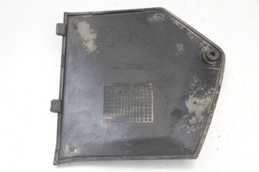 photo de TAPA REPOSAPIES CONEXION IZQUIERDA PIAGGIO MP3 125 (2006 - 2014) - Zoom estado de uso